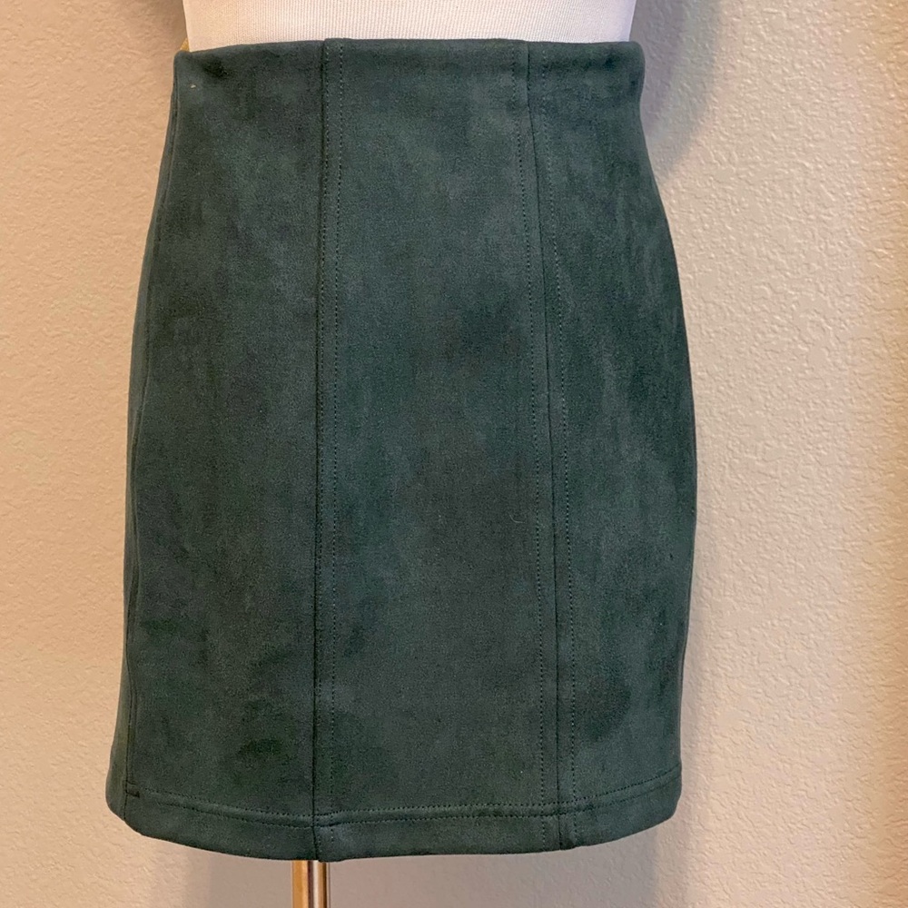 NWT Rich Spruce Faux Suede Mini Skirt